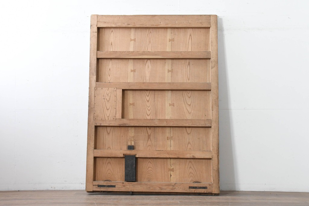 アンティーク建具　明治から大正期　超激レア!　総欅(ケヤキ)材　財を守る獅子面意匠金具が圧倒的な存在感を放つ蔵戸1枚　(R-086531)