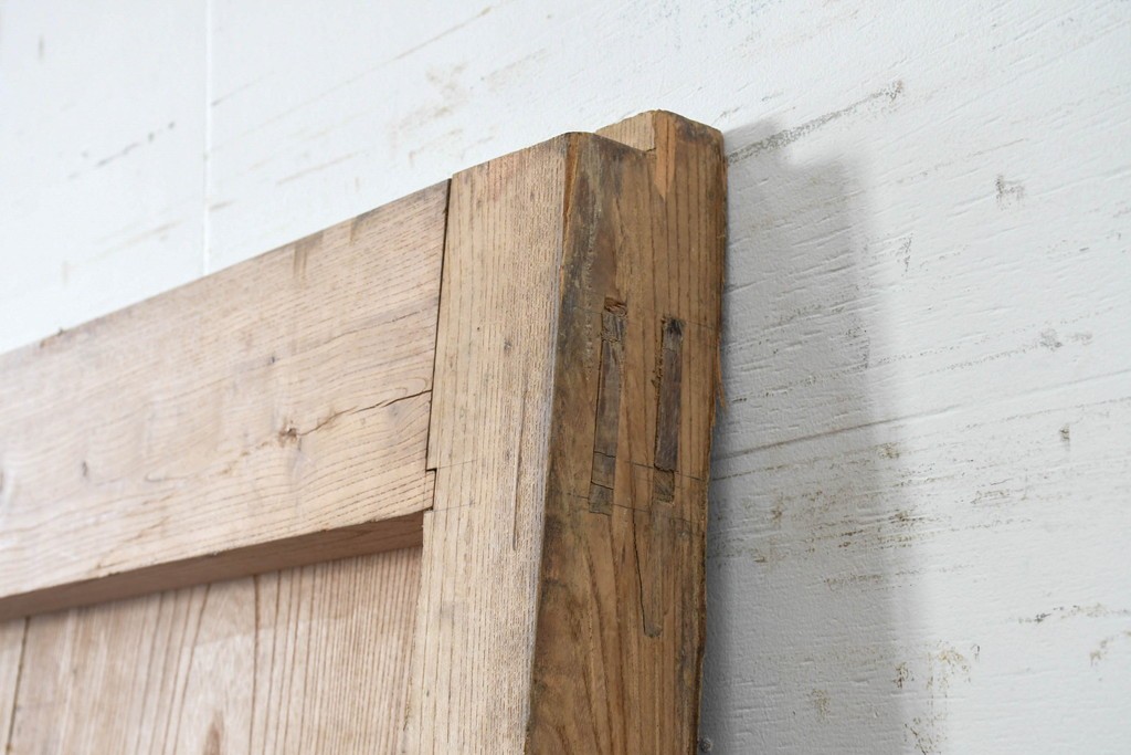 アンティーク建具　明治から大正期　超激レア!　総欅(ケヤキ)材　財を守る獅子面意匠金具が圧倒的な存在感を放つ蔵戸1枚　(R-086531)