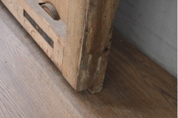 アンティーク建具　明治から大正期　超激レア!　総欅(ケヤキ)材　財を守る獅子面意匠金具が圧倒的な存在感を放つ蔵戸1枚　(R-086531)