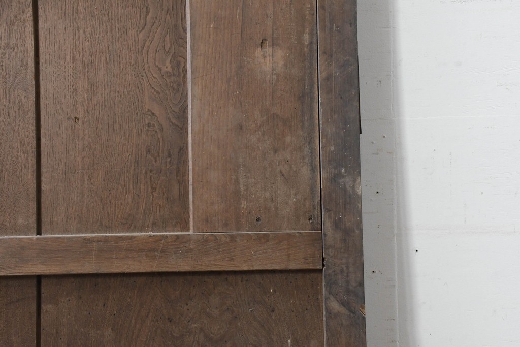 アンティーク建具　明治から大正期　珍品!　総欅(ケヤキ)材　両側にある錠前金具が重厚な趣を添える蔵戸1枚　(R-086532)