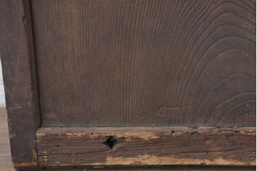 アンティーク建具　明治から大正期　欅材の力強い木目と金具の意匠が目を引く蔵戸1枚　(R-086533)