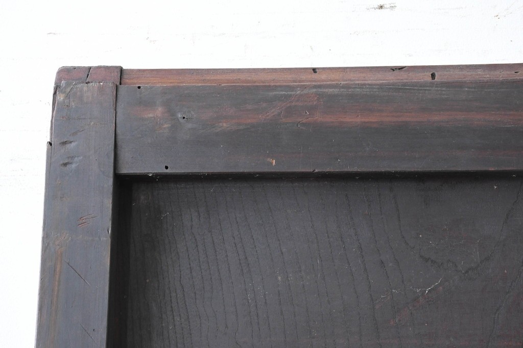 アンティーク建具　明治から大正期　欅材の力強い木目と金具の意匠が目を引く蔵戸1枚　(R-086533)