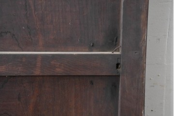 アンティーク建具　明治から大正期　欅材の力強い木目と金具の意匠が目を引く蔵戸1枚　(R-086533)