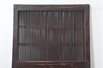 アンティーク建具　明治から大正期　栗材　重厚な佇まいと細やかな格子が目を引く格子蔵戸1枚　(R-086534)