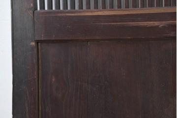 アンティーク建具　明治から大正期　栗材　重厚な佇まいと細やかな格子が目を引く格子蔵戸1枚　(R-086534)