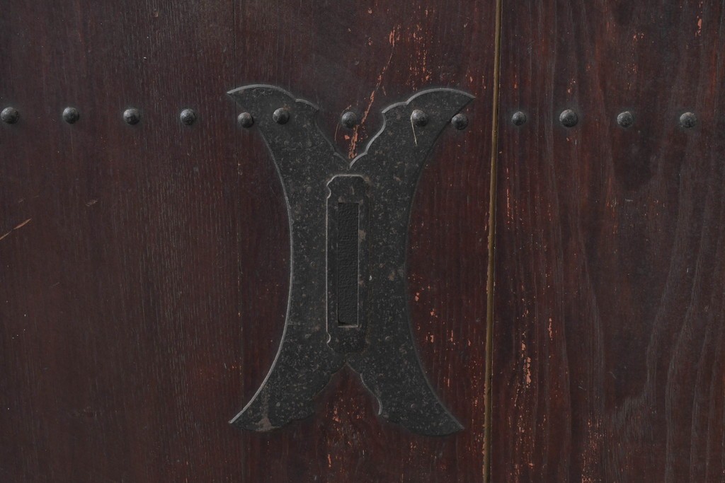 アンティーク建具　明治から大正期　栗材　重厚な佇まいと細やかな格子が目を引く格子蔵戸1枚　(R-086534)