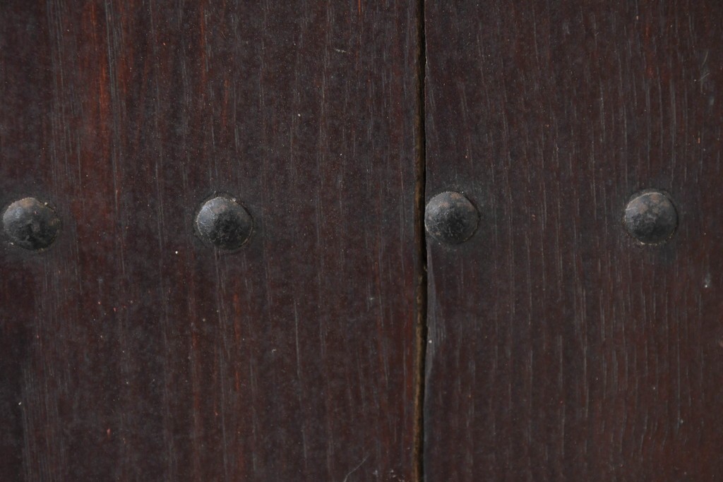 アンティーク建具　明治から大正期　栗材　重厚な佇まいと細やかな格子が目を引く格子蔵戸1枚　(R-086534)