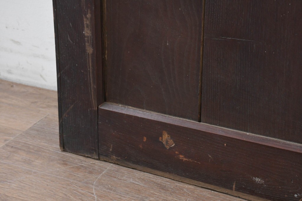 アンティーク建具　明治から大正期　栗材　重厚な佇まいと細やかな格子が目を引く格子蔵戸1枚　(R-086534)