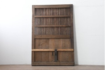 アンティーク建具　明治から大正期　栗材　重厚な佇まいと細やかな格子が目を引く格子蔵戸1枚　(R-086534)