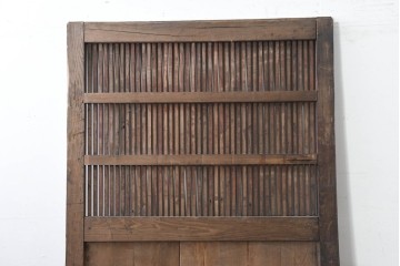 アンティーク建具　明治から大正期　栗材　重厚な佇まいと細やかな格子が目を引く格子蔵戸1枚　(R-086534)