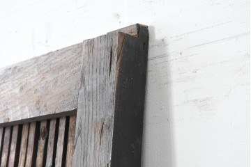 アンティーク建具　明治から大正期　栗材　重厚な佇まいと細やかな格子が目を引く格子蔵戸1枚　(R-086534)