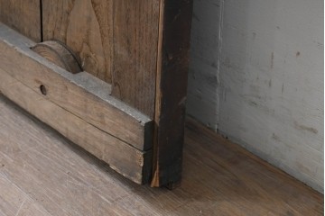 アンティーク建具　明治から大正期　栗材　重厚な佇まいと細やかな格子が目を引く格子蔵戸1枚　(R-086534)