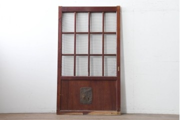 アンティーク建具　明治から大正期　漆塗り　飛ぶ鶴の錠前金具が目を引くきつね格子蔵戸1枚　(R-086535)