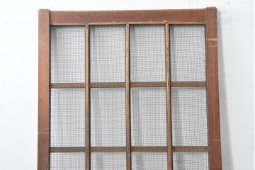 アンティーク建具　明治から大正期　漆塗り　飛ぶ鶴の錠前金具が目を引くきつね格子蔵戸1枚　(R-086535)