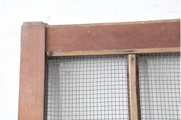 アンティーク建具　明治から大正期　漆塗り　飛ぶ鶴の錠前金具が目を引くきつね格子蔵戸1枚　(R-086535)