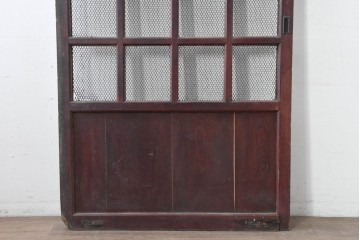 アンティーク建具　明治から大正期　漆塗り　格子と金網の組み合わせが趣あるきつね格子蔵戸1枚　(R-086537)