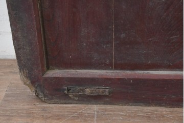 アンティーク建具　明治から大正期　漆塗り　格子と金網の組み合わせが趣あるきつね格子蔵戸1枚　(R-086537)