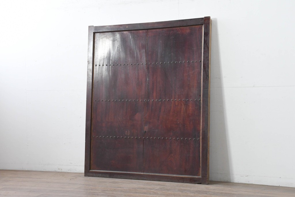 アンティーク建具　明治から大正期　欅材の趣深い風合いが魅力的な背の低い蔵戸1枚　(R-086538)