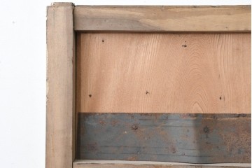 アンティーク建具　明治から大正期　欅材の趣深い風合いが魅力的な背の低い蔵戸1枚　(R-086538)