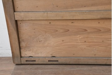 アンティーク建具　明治から大正期　欅材の趣深い風合いが魅力的な背の低い蔵戸1枚　(R-086538)