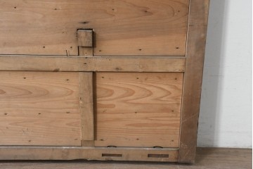 アンティーク建具　明治から大正期　欅材の趣深い風合いが魅力的な背の低い蔵戸1枚　(R-086538)