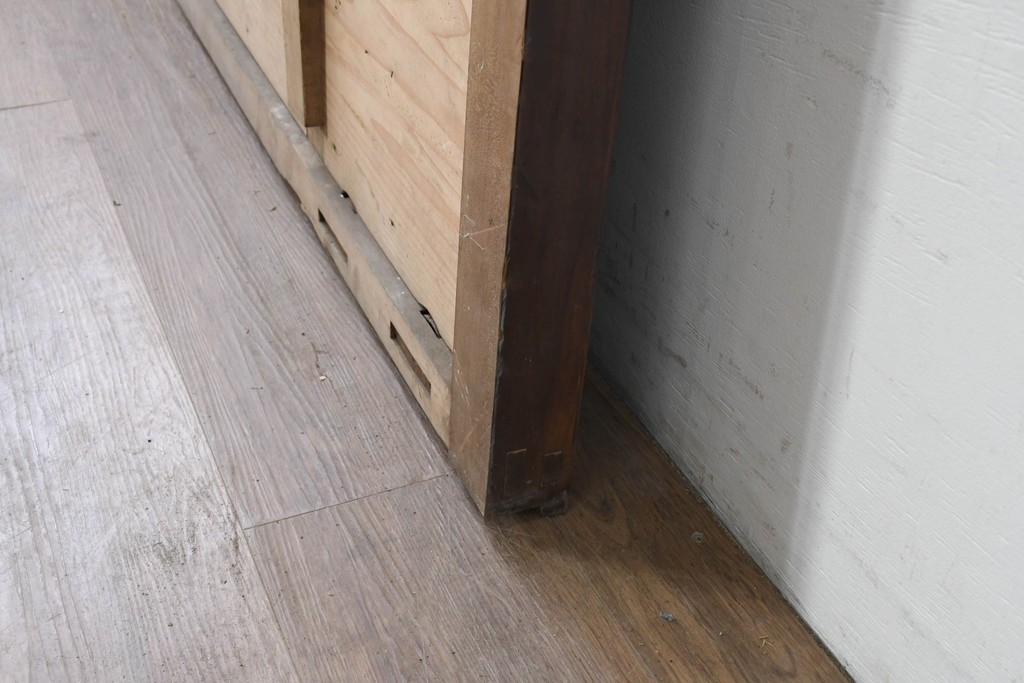 アンティーク建具　明治から大正期　欅材の趣深い風合いが魅力的な背の低い蔵戸1枚　(R-086538)