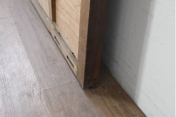 アンティーク建具　明治から大正期　欅材の趣深い風合いが魅力的な背の低い蔵戸1枚　(R-086538)