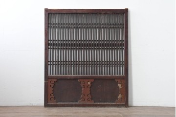 アンティーク建具　明治から大正期　繁栄祈願の唐草雲文装飾を腰板に配した背の低い格子蔵戸1枚　(R-086539)