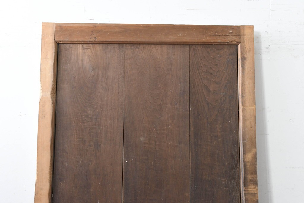 アンティーク建具　明治から大正期　古い木味が魅力のモダンな錠前金具付き蔵戸1枚　(R-086540)