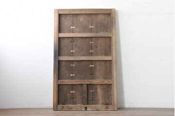 アンティーク建具　明治から大正期　古い木味が魅力のモダンな錠前金具付き蔵戸1枚　(R-086540)