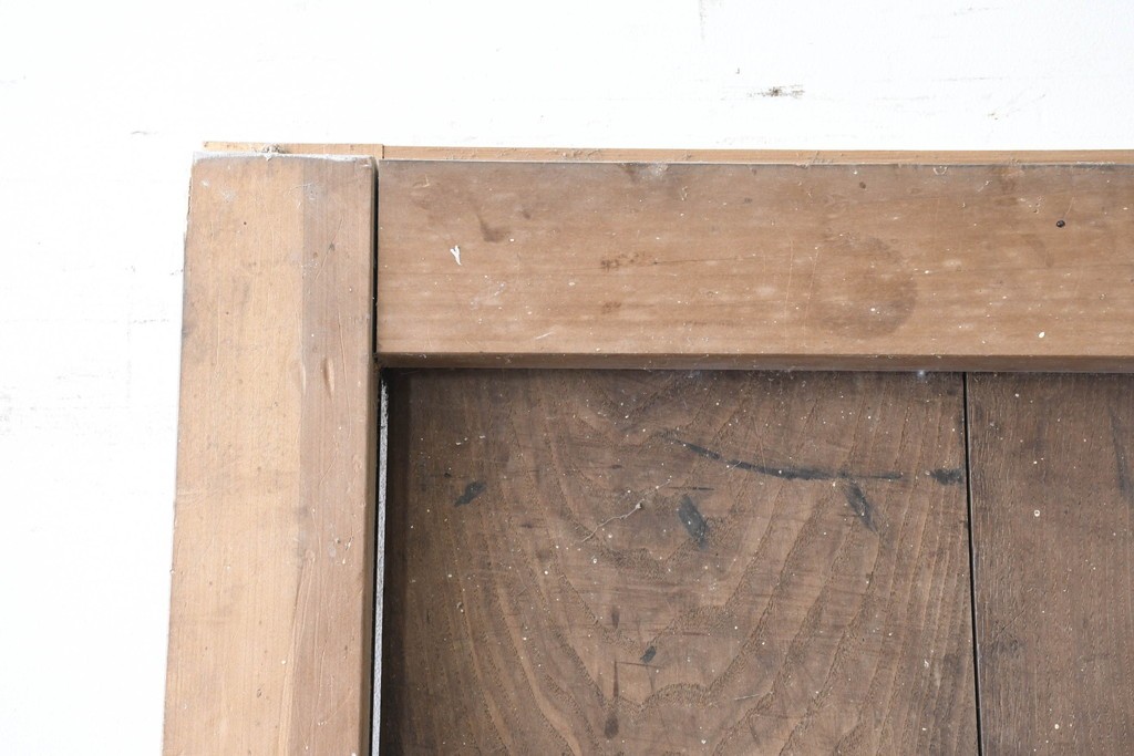 アンティーク建具　明治から大正期　古い木味が魅力のモダンな錠前金具付き蔵戸1枚　(R-086540)