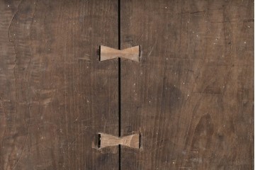 アンティーク建具　明治から大正期　古い木味が魅力のモダンな錠前金具付き蔵戸1枚　(R-086540)