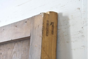 アンティーク建具　明治から大正期　古い木味が魅力のモダンな錠前金具付き蔵戸1枚　(R-086540)