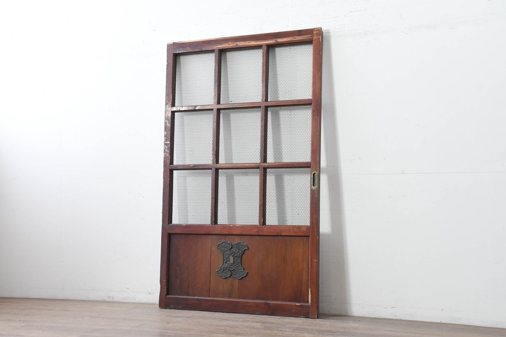 アンティーク建具　明治から大正期　立派な金具が目を引く蔵戸1枚　(R-086542)