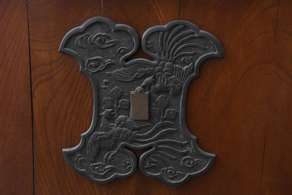 アンティーク建具　明治から大正期　立派な金具が目を引く蔵戸1枚　(R-086542)