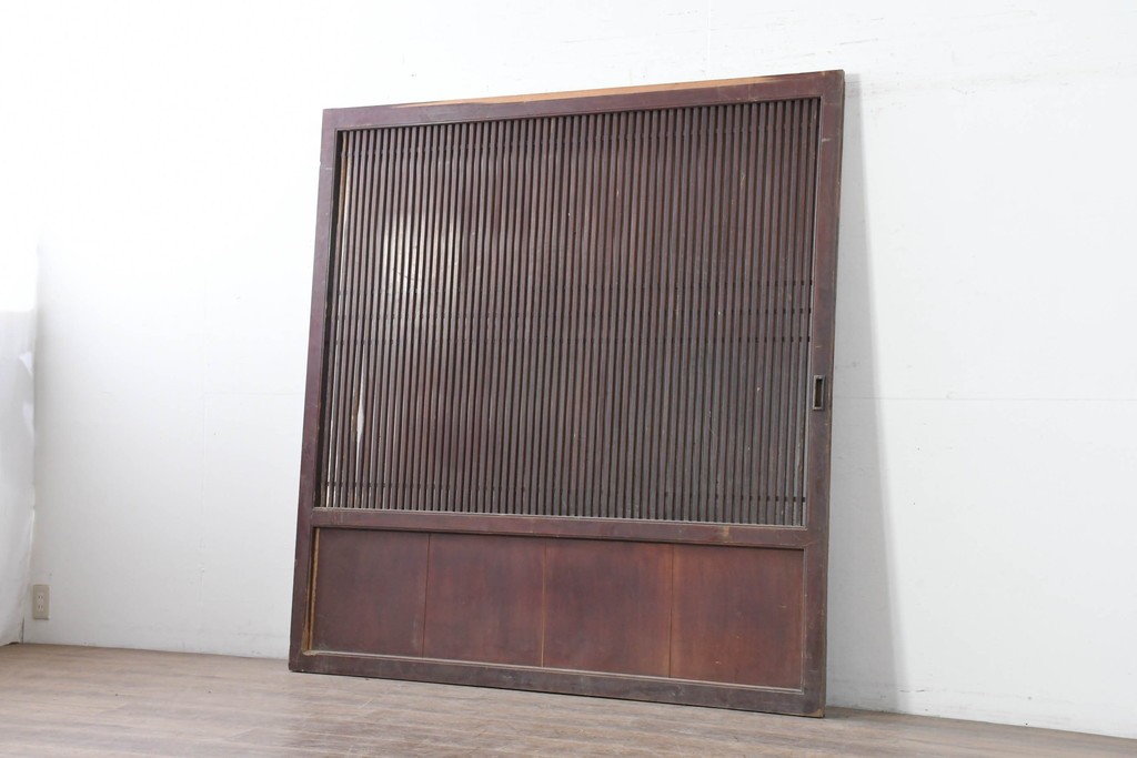 アンティーク建具　明治から大正期　細やかな格子が美しい幅広格子蔵戸1枚　(R-086543)