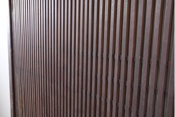 アンティーク建具　明治から大正期　細やかな格子が美しい幅広格子蔵戸1枚　(R-086543)