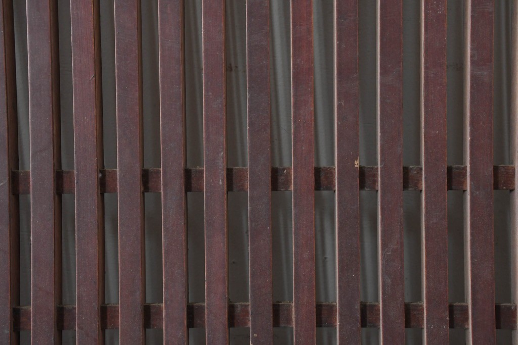 アンティーク建具　明治から大正期　細やかな格子が美しい幅広格子蔵戸1枚　(R-086543)