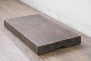 【簡易リペア限定品】　和製アンティーク　欅(ケヤキ)材　古い豪農で使われていた味わい深い飾り台　(R-086547)