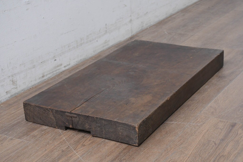 【簡易リペア限定品】　和製アンティーク　欅(ケヤキ)材　古い豪農で使われていた味わい深い飾り台　(R-086547)