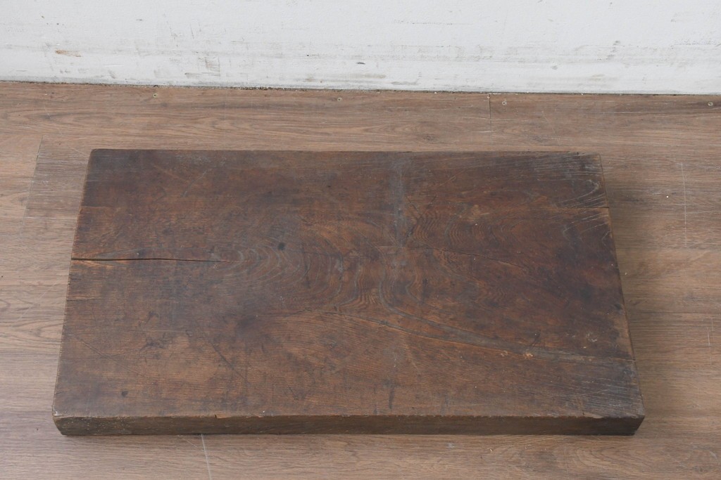 【簡易リペア限定品】　和製アンティーク　欅(ケヤキ)材　古い豪農で使われていた味わい深い飾り台　(R-086547)