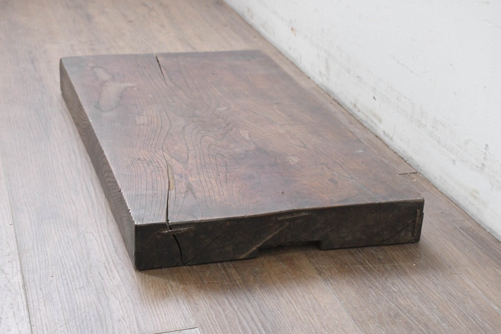 【簡易リペア限定品】　和製アンティーク　欅(ケヤキ)材　古い豪農で使われていた味わい深い飾り台　(R-086548)