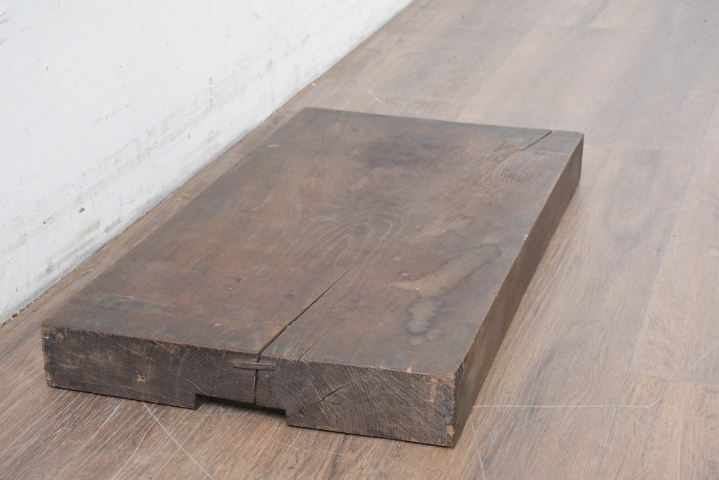 【簡易リペア限定品】　和製アンティーク　欅(ケヤキ)材　古い豪農で使われていた味わい深い飾り台　(R-086548)