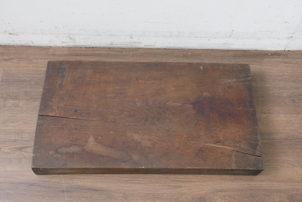 【簡易リペア限定品】　和製アンティーク　欅(ケヤキ)材　古い豪農で使われていた味わい深い飾り台　(R-086548)