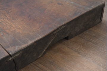 【簡易リペア限定品】　和製アンティーク　欅(ケヤキ)材　古い豪農で使われていた味わい深い飾り台　(R-086548)