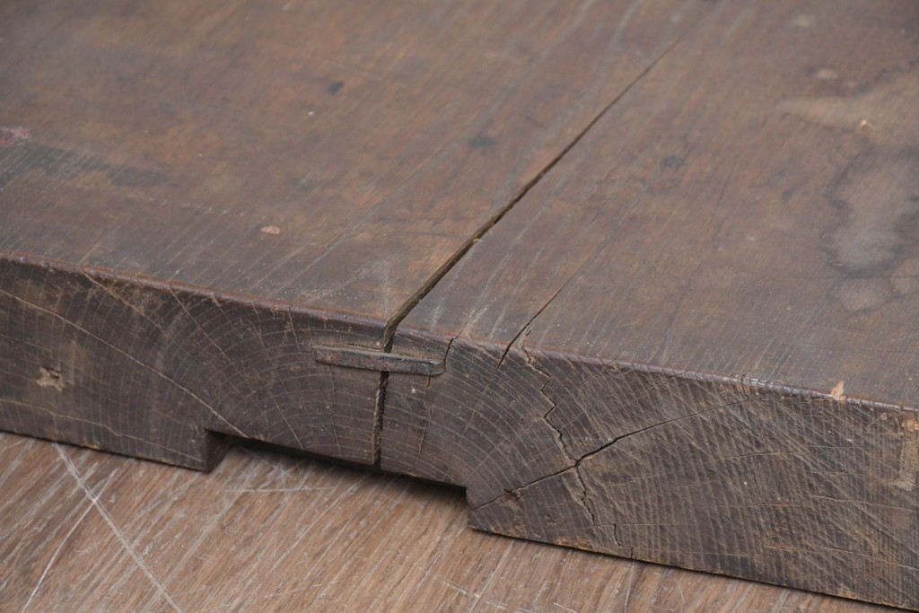 【簡易リペア限定品】　和製アンティーク　欅(ケヤキ)材　古い豪農で使われていた味わい深い飾り台　(R-086548)