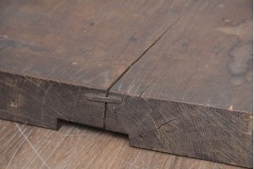 【簡易リペア限定品】　和製アンティーク　欅(ケヤキ)材　古い豪農で使われていた味わい深い飾り台　(R-086548)