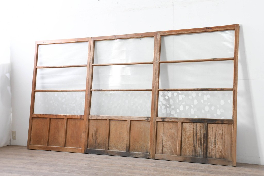 ヴィンテージ建具　昭和中期　モールガラスが趣深いガラス窓3枚セット　(R-086549)