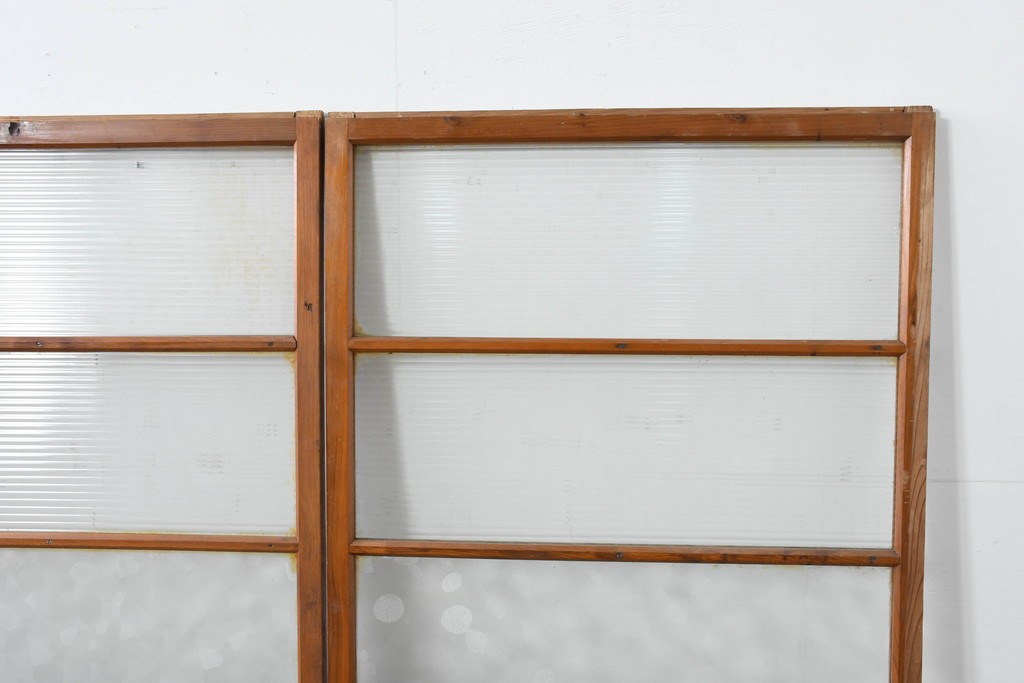 ヴィンテージ建具　昭和中期　モールガラスが趣深いガラス窓3枚セット　(R-086549)