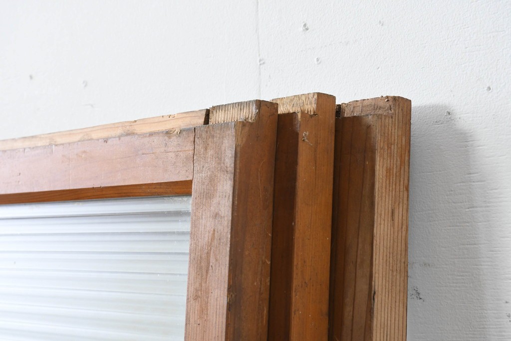 ヴィンテージ建具　昭和中期　モールガラスが趣深いガラス窓3枚セット　(R-086549)